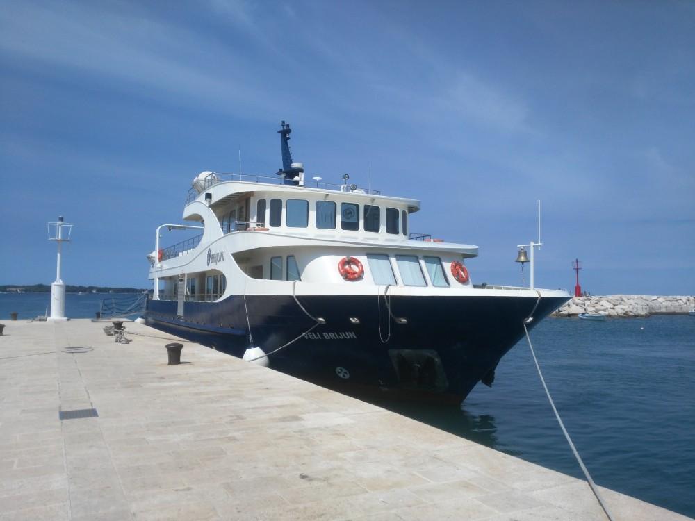 Loď Fažana - Brijuni